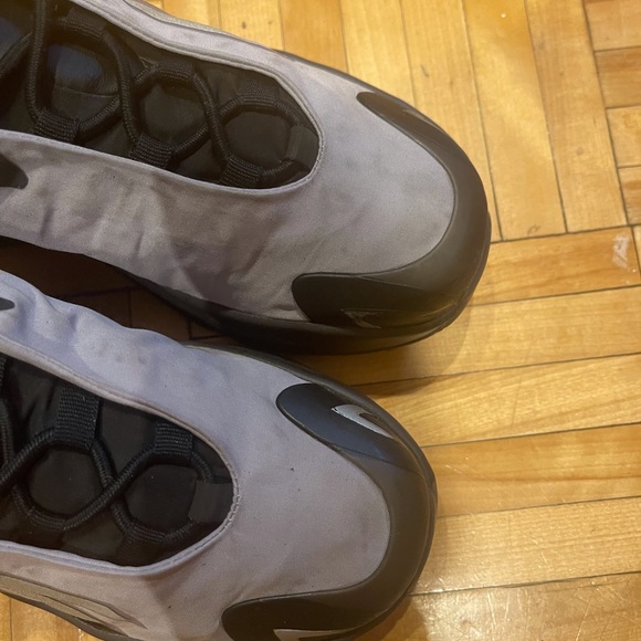 Yeezy  kids Boost 700 MNVN - Picture 11 of 11